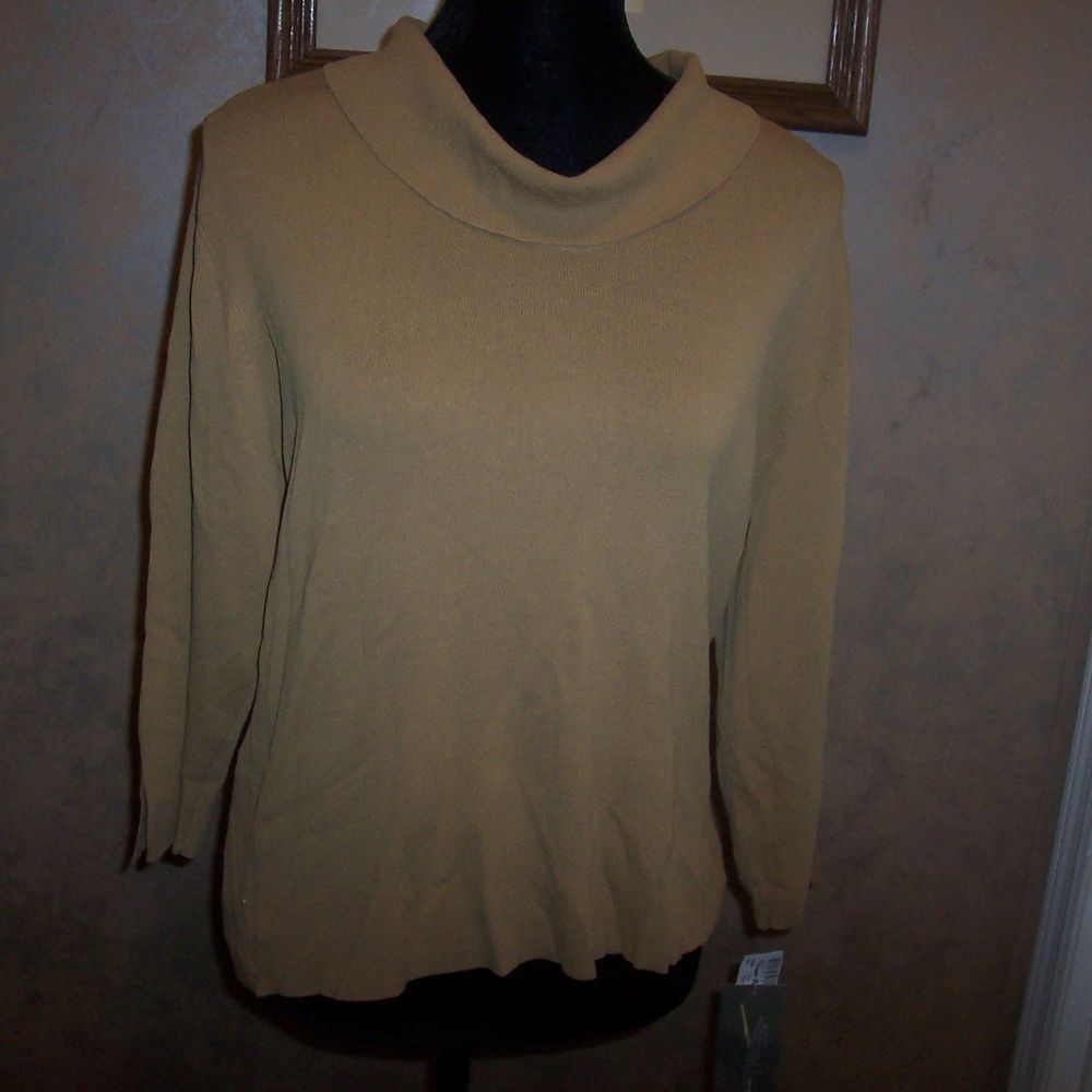 SML Design Sweater - Picture 3 of 4